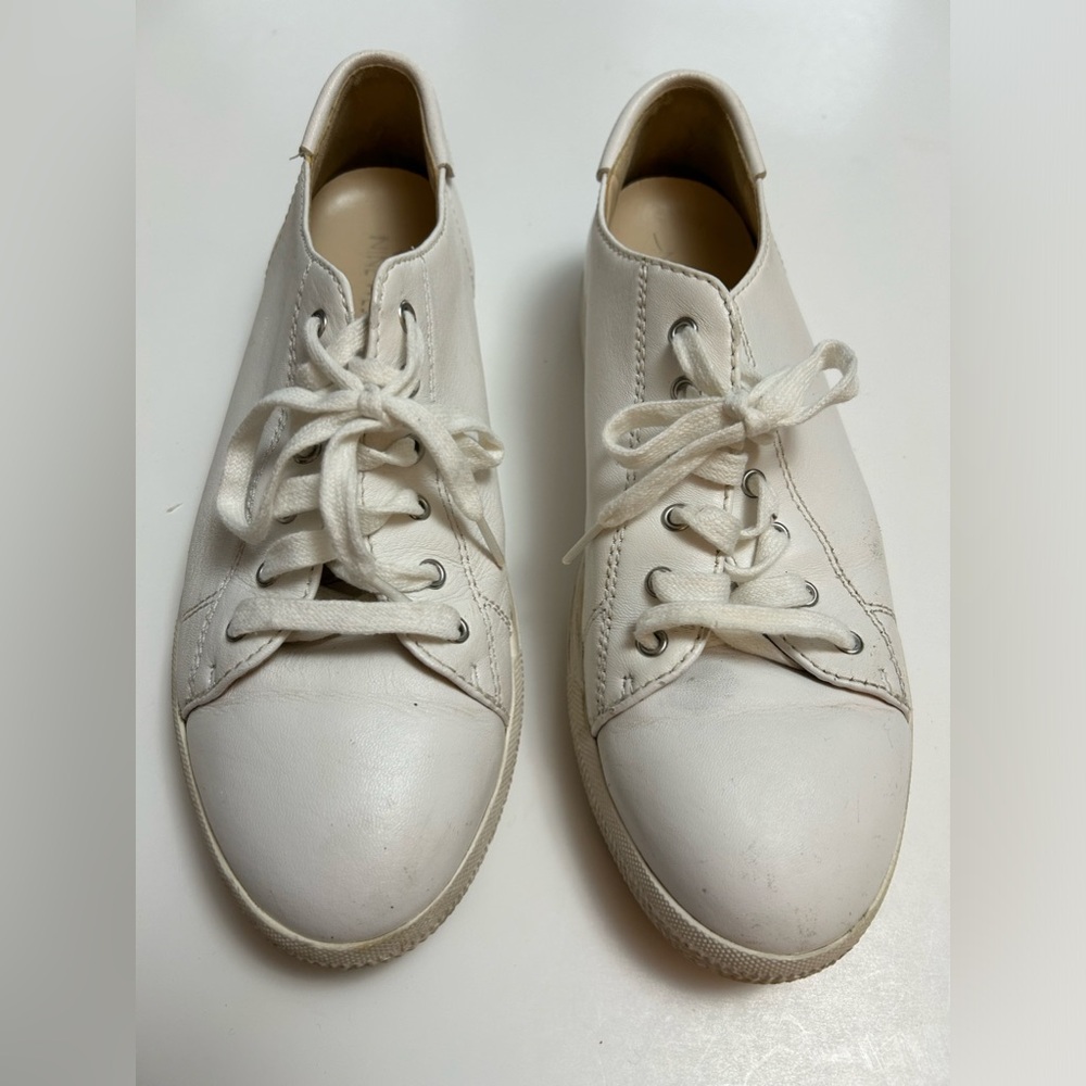 Nine West Size 9B White Leather Sneakers